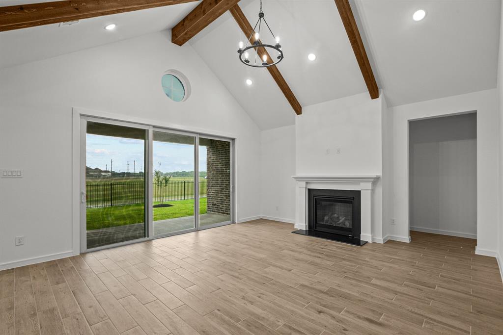12919 Old Fashion Circle, Mont Belvieu, Texas image 6
