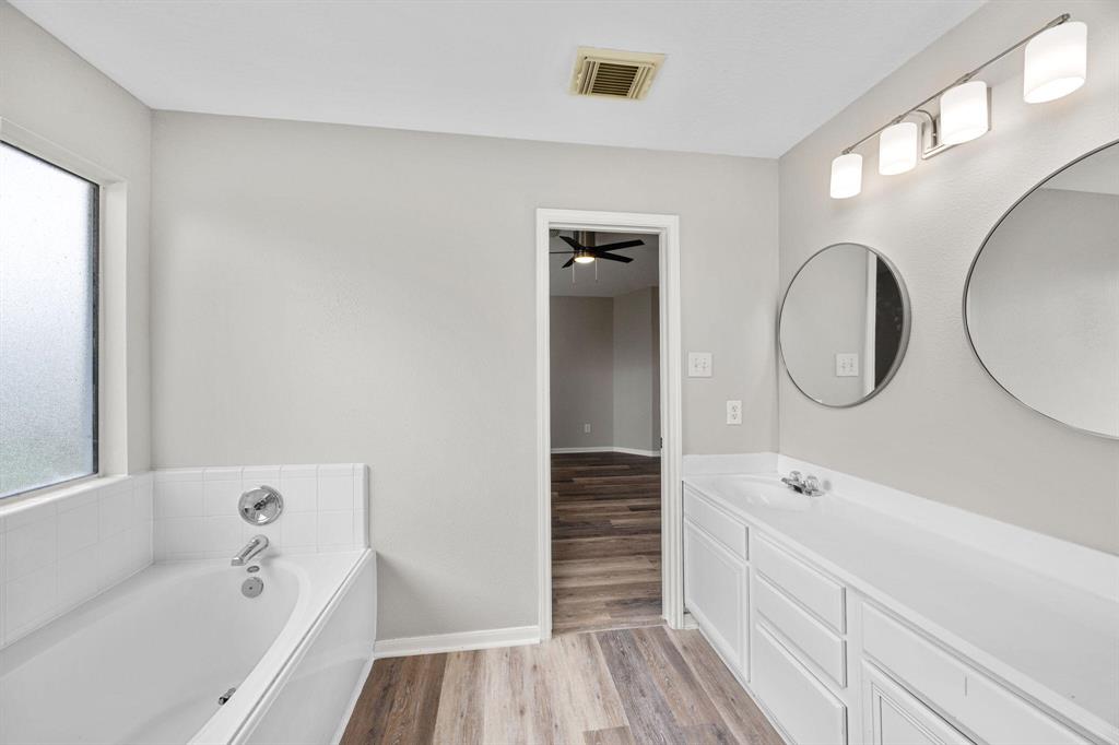 612 Hartman Drive, Baytown, Texas image 30