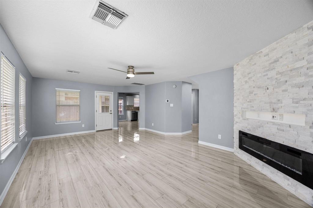 612 Hartman Drive, Baytown, Texas image 12