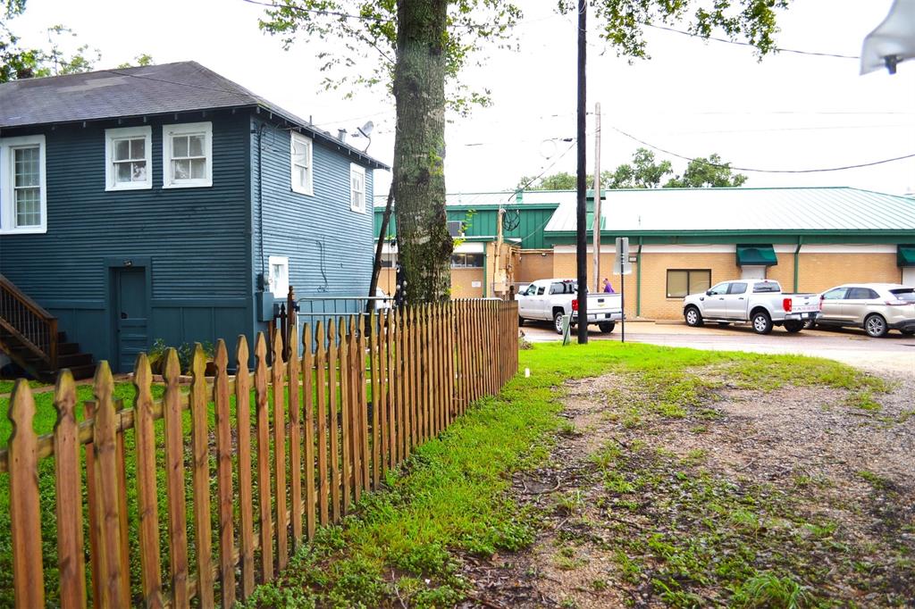 310 W Sidnor Street, Alvin, Texas image 39
