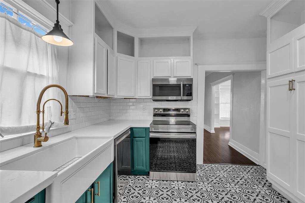 310 W Sidnor Street, Alvin, Texas image 11
