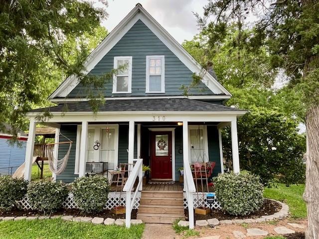 310 W Sidnor Street, Alvin, Texas image 1