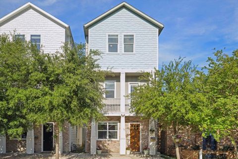 1004 Enid Street B Houston TX 77009
