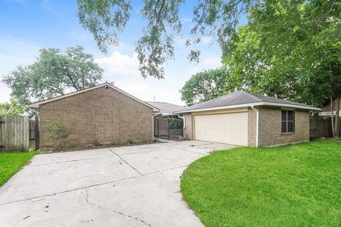 Photo of 8007 Breda Drive, Baytown, TX 77521 (MLS # 56299128)