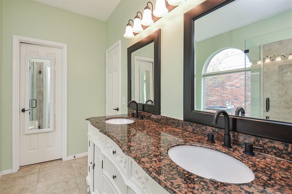 1515 Summer Forest Drive, Sugar Land, Texas image 19