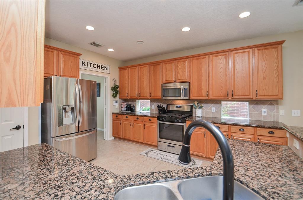 1515 Summer Forest Drive, Sugar Land, Texas image 12