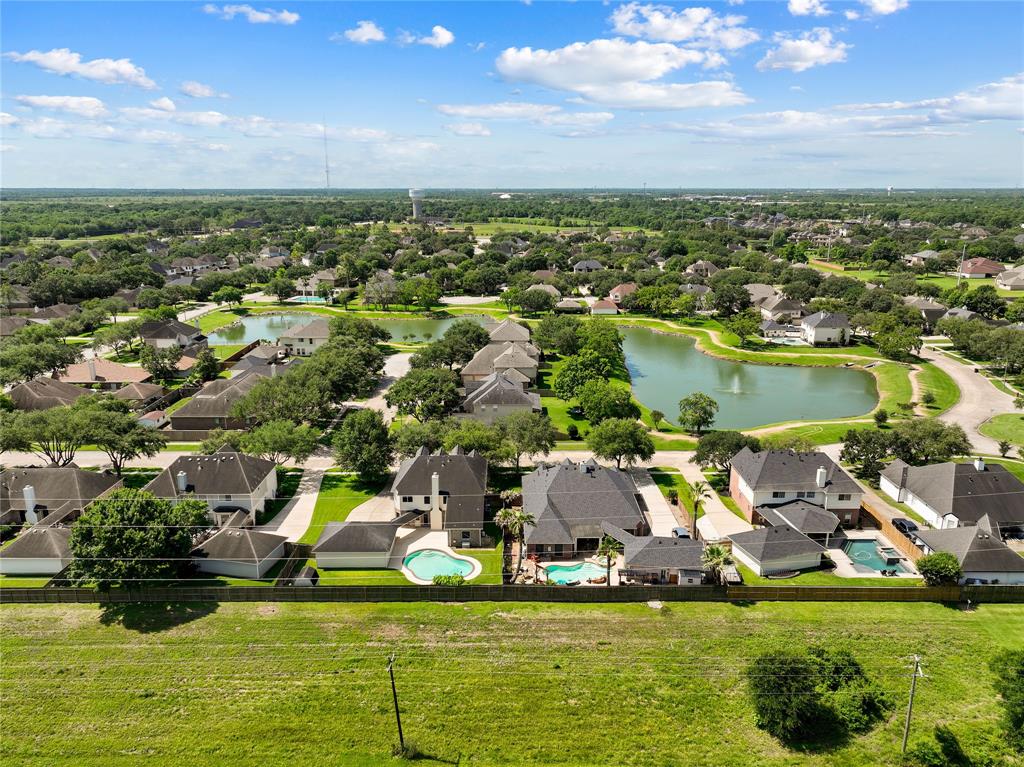 2829 Fairway Drive, Friendswood, Texas image 40