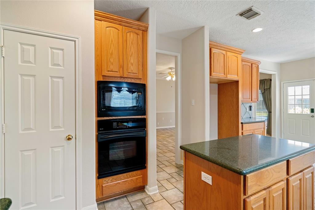 2829 Fairway Drive, Friendswood, Texas image 14