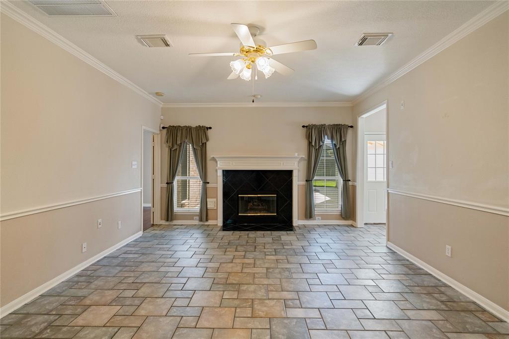 2829 Fairway Drive, Friendswood, Texas image 9