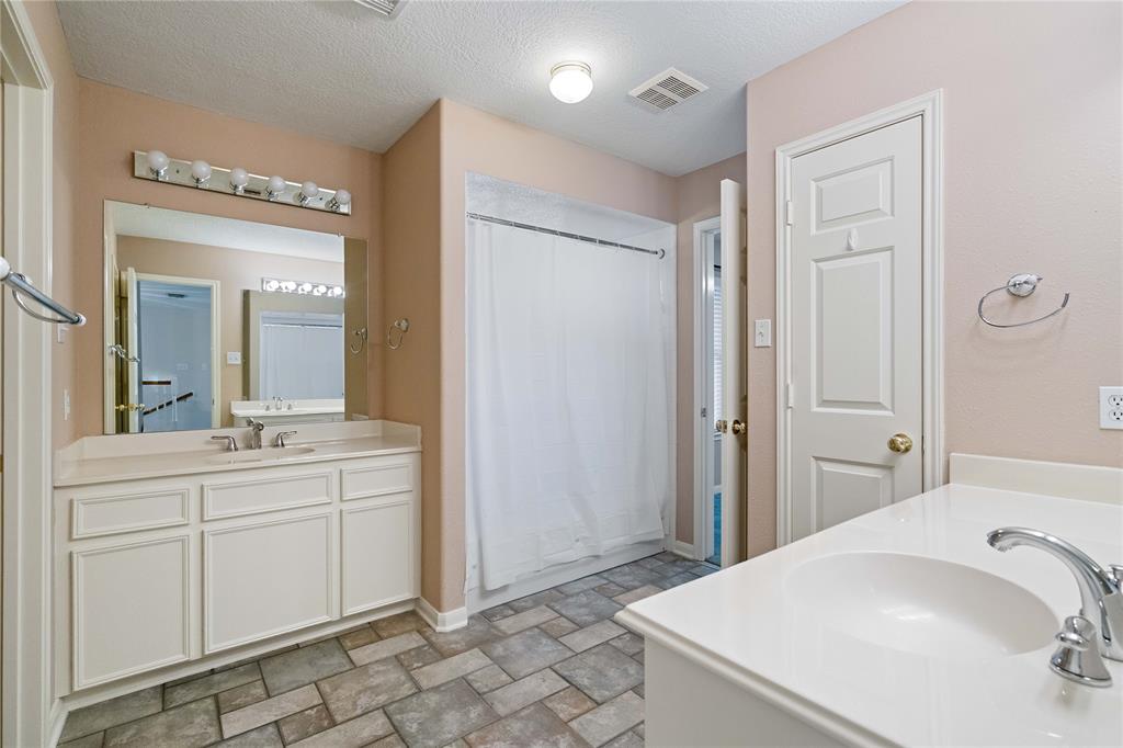 2829 Fairway Drive, Friendswood, Texas image 32