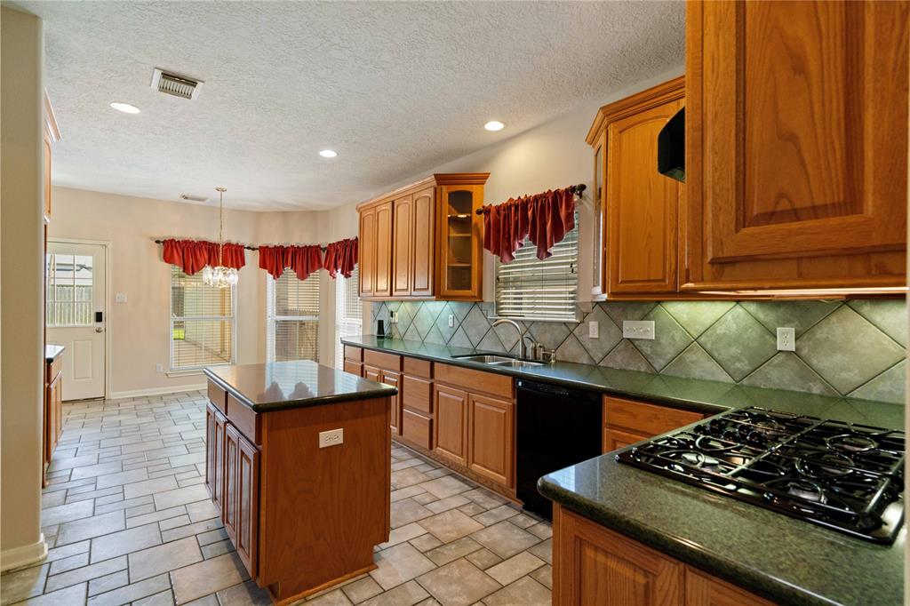 2829 Fairway Drive, Friendswood, Texas image 16
