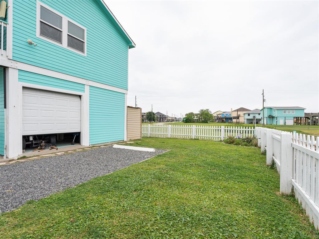 2080 Highway 87, Crystal Beach, Texas image 8