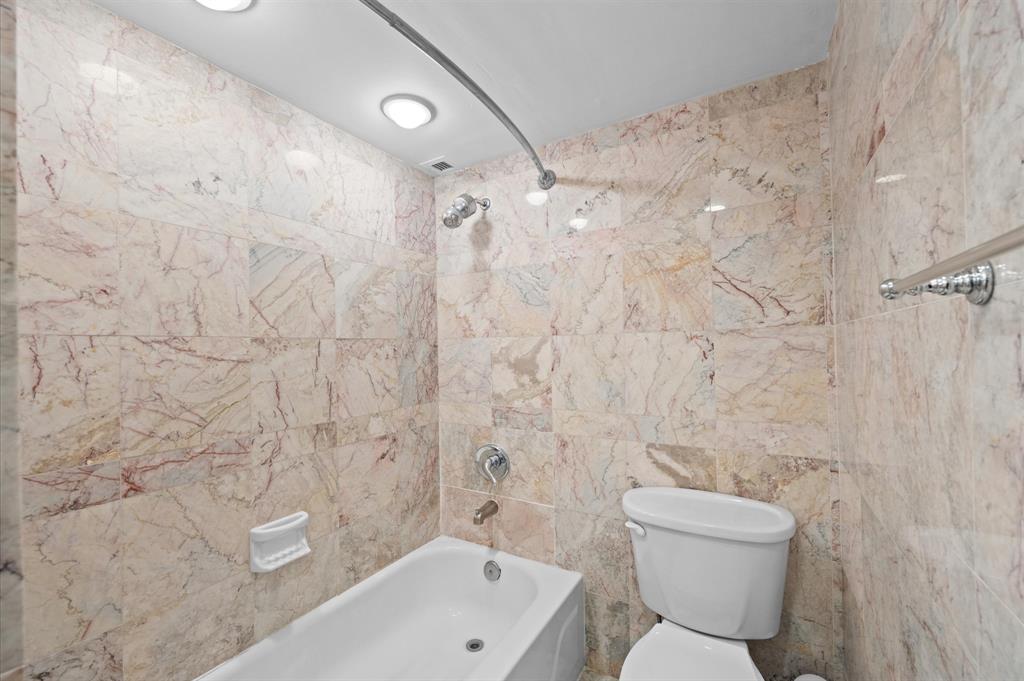 3525 Sage Road #716, Houston, Texas image 17