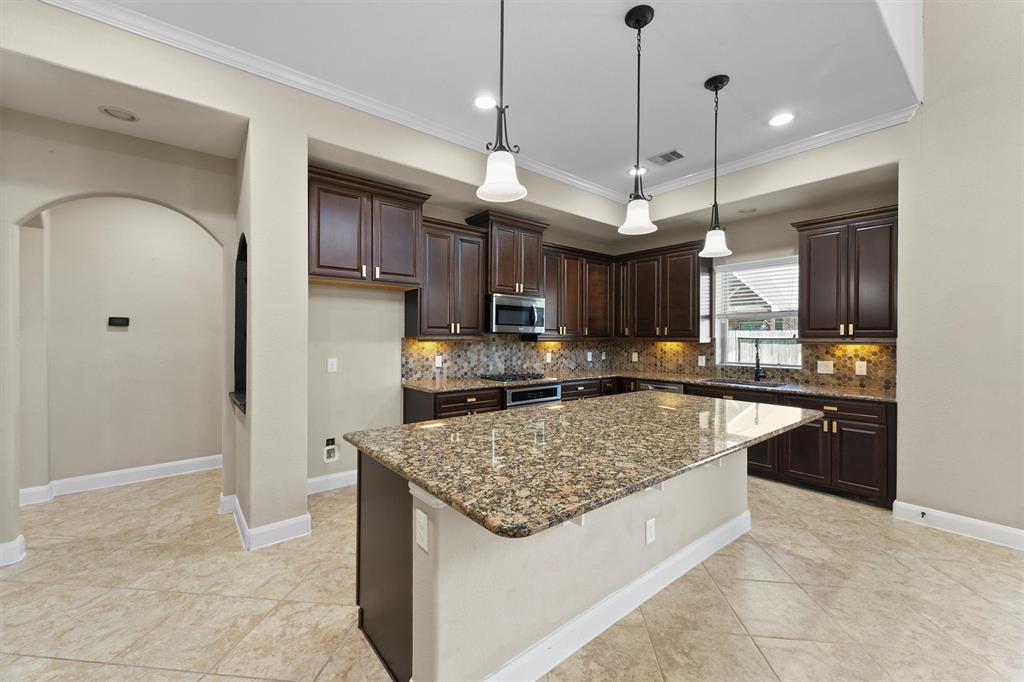 9442 Invergarry Way, Tomball, Texas image 10