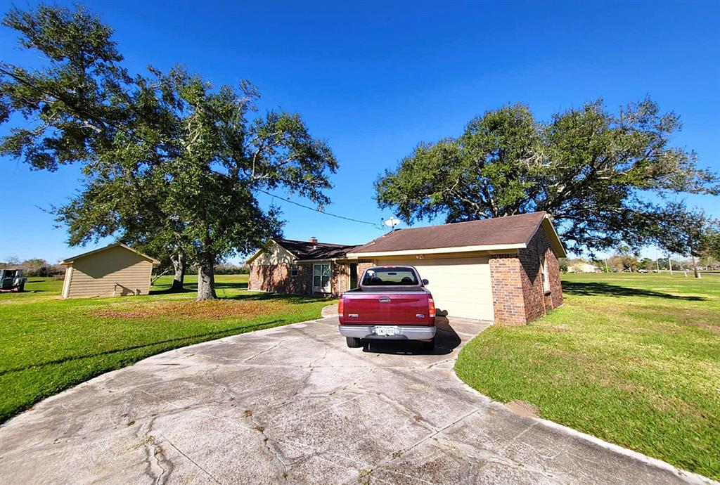 5002 County Road 558, Alvin, Texas image 5