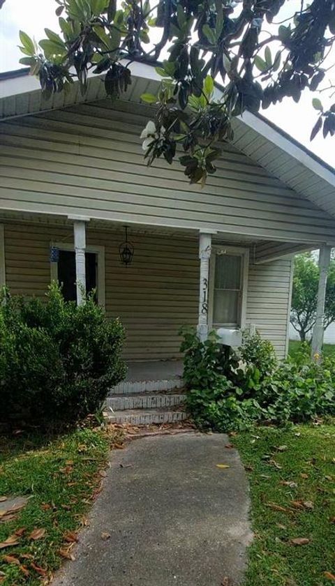 A home in Port Neches