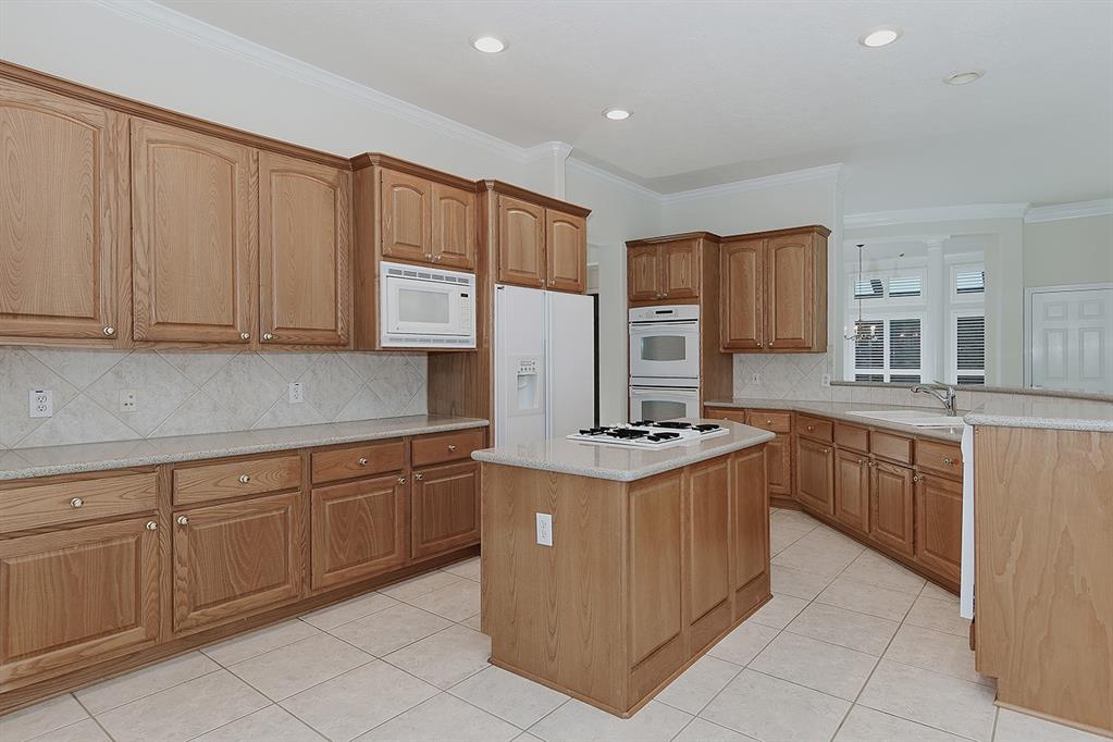14 Barkley Park Court, Conroe, Texas image 6