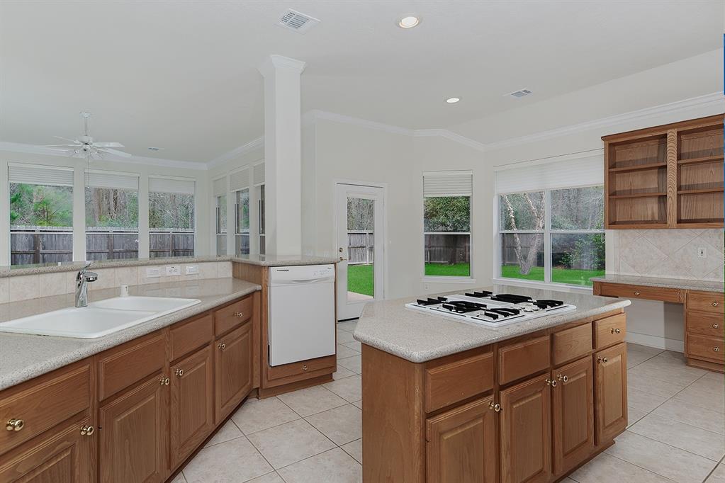 14 Barkley Park Court, Conroe, Texas image 5