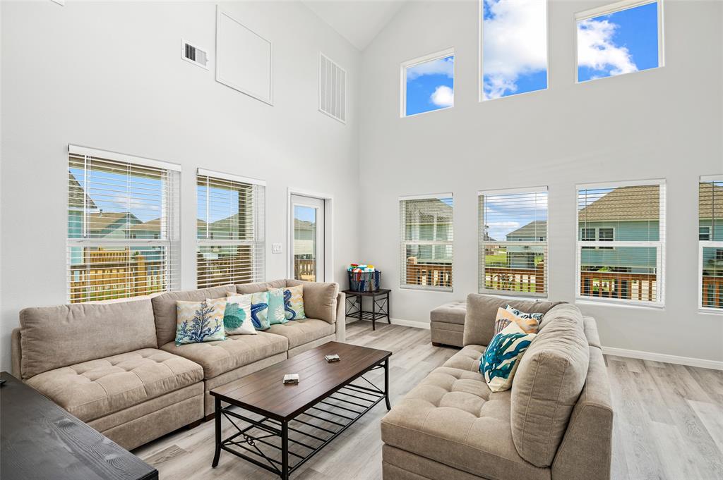 2288 E Lobster Street, Crystal Beach, Texas image 8