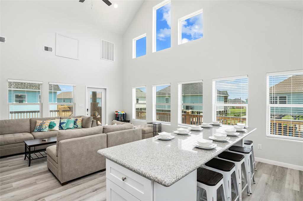 2288 E Lobster Street, Crystal Beach, Texas image 11