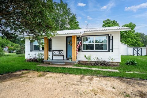 Single Family Residence in Fayetteville TX 1316 State Highway 237.jpg
