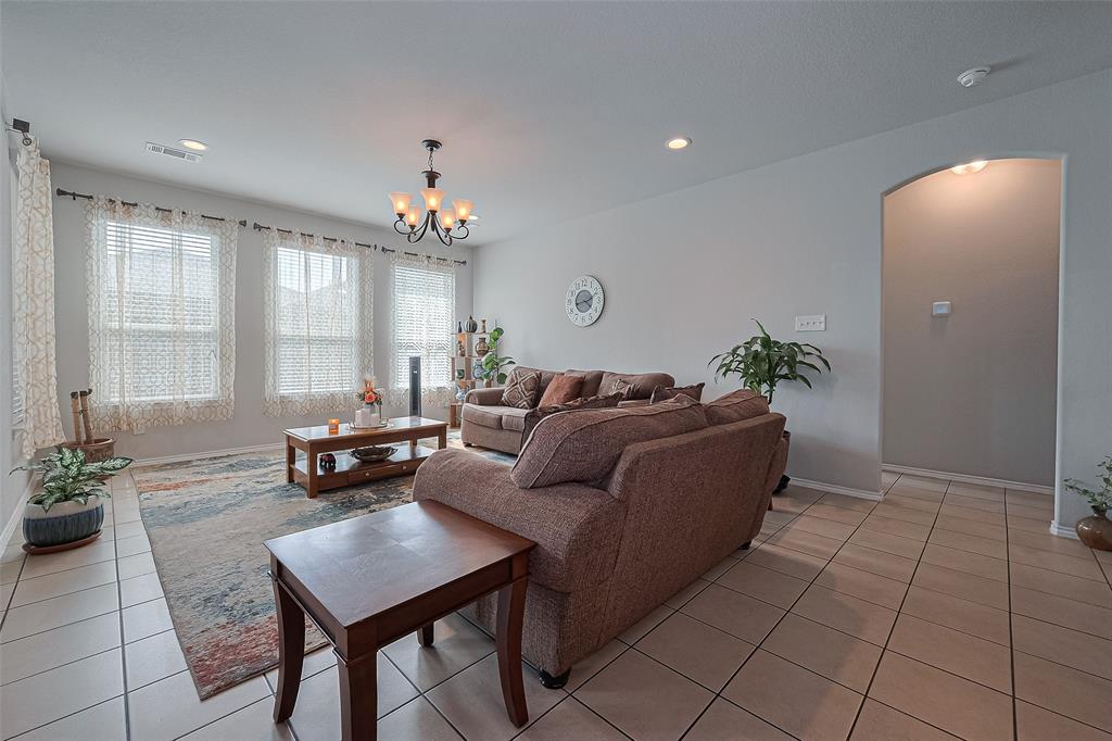 2443 Northern Great White Court