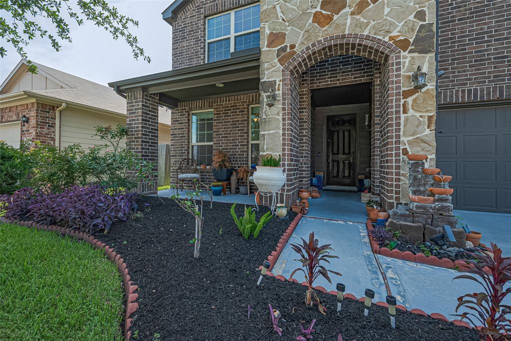 2443 Northern Great White Court
