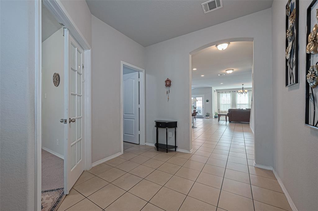 2443 Northern Great White Court