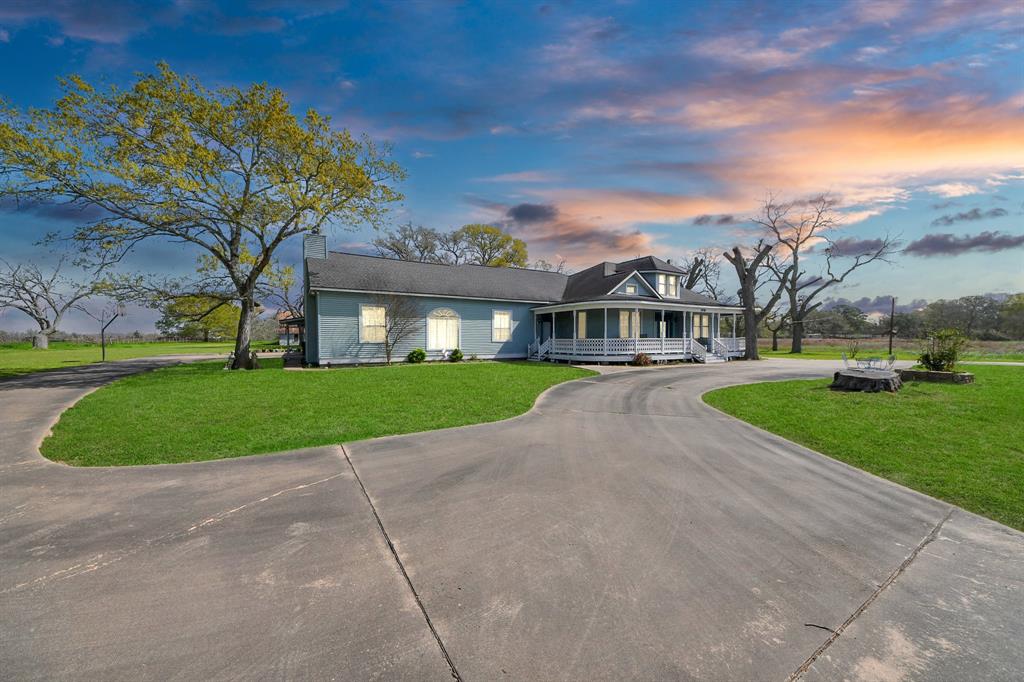 7018 Railroad Street, Wallis, Texas image 1