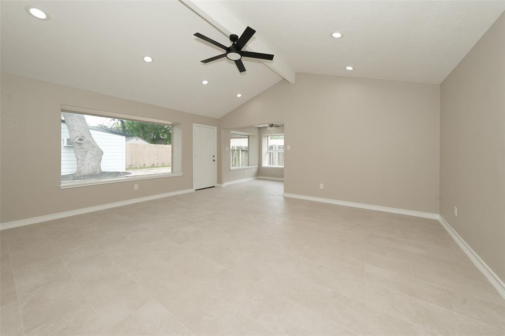 9607 Rumbling Wood Lane, Houston, Texas image 16
