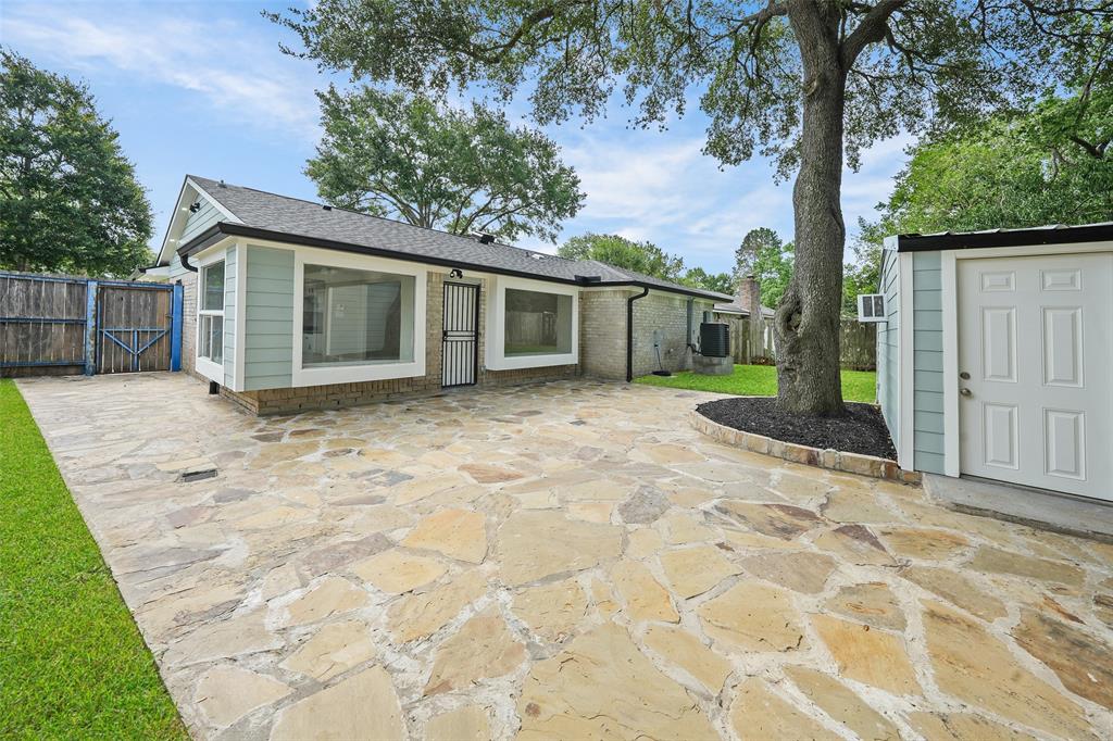9607 Rumbling Wood Lane, Houston, Texas image 26