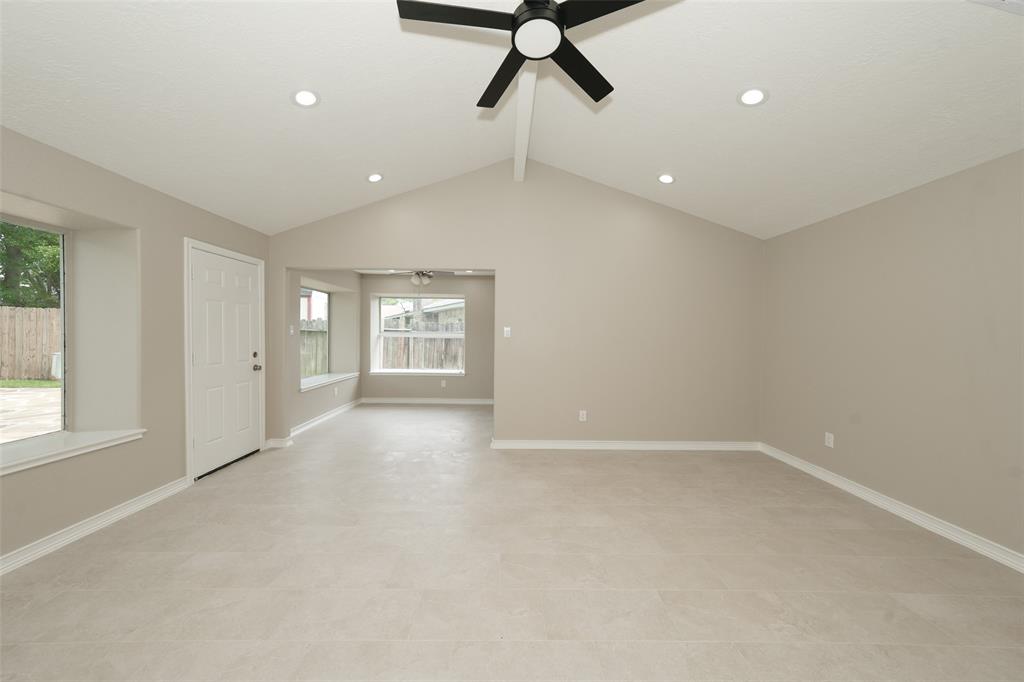 9607 Rumbling Wood Lane, Houston, Texas image 17