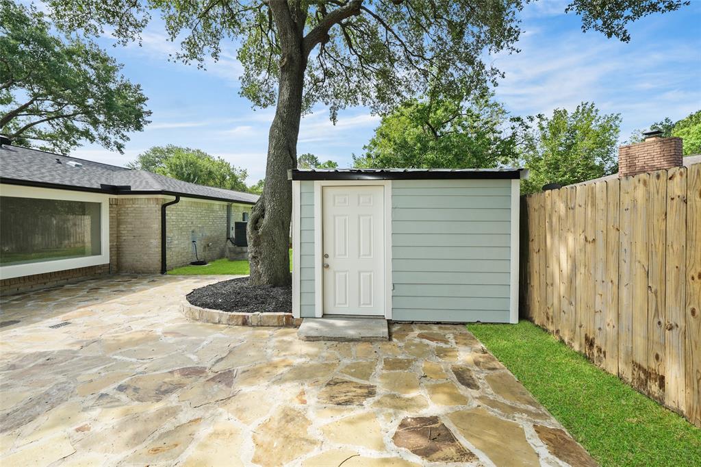 9607 Rumbling Wood Lane, Houston, Texas image 25