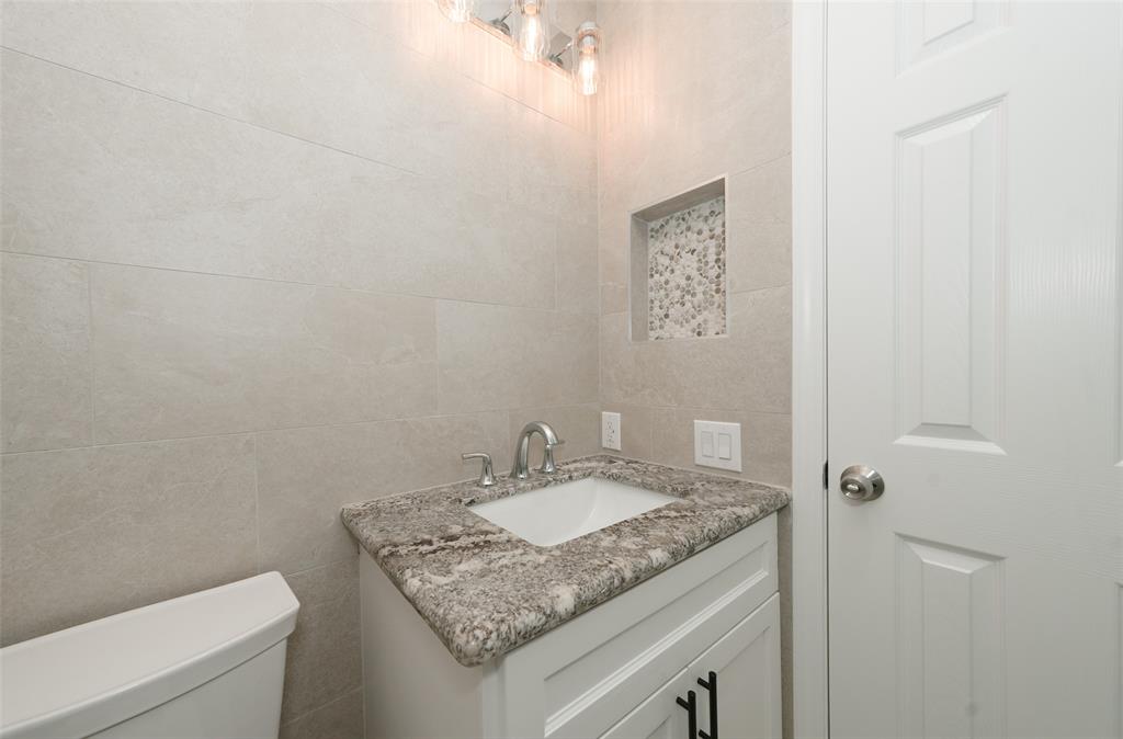 9607 Rumbling Wood Lane, Houston, Texas image 13