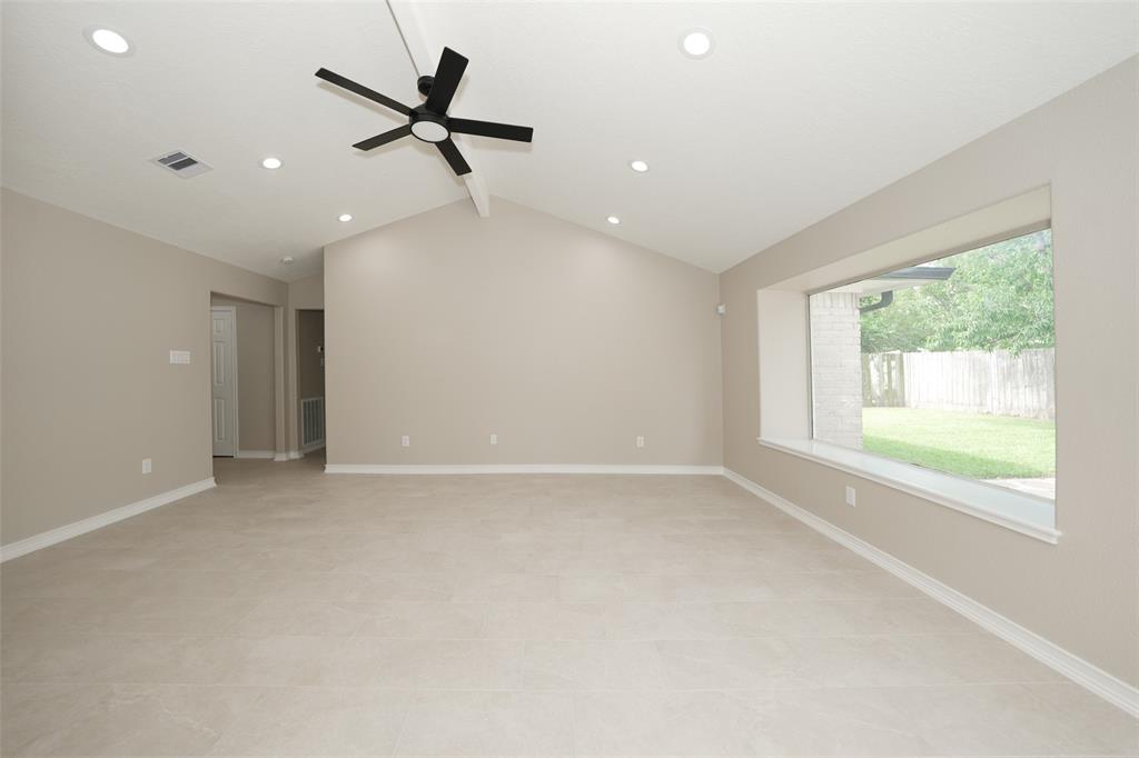 9607 Rumbling Wood Lane, Houston, Texas image 10