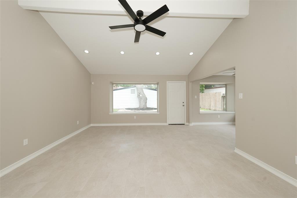 9607 Rumbling Wood Lane, Houston, Texas image 18