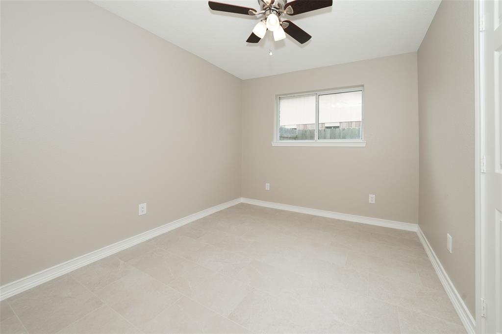 9607 Rumbling Wood Lane, Houston, Texas image 12