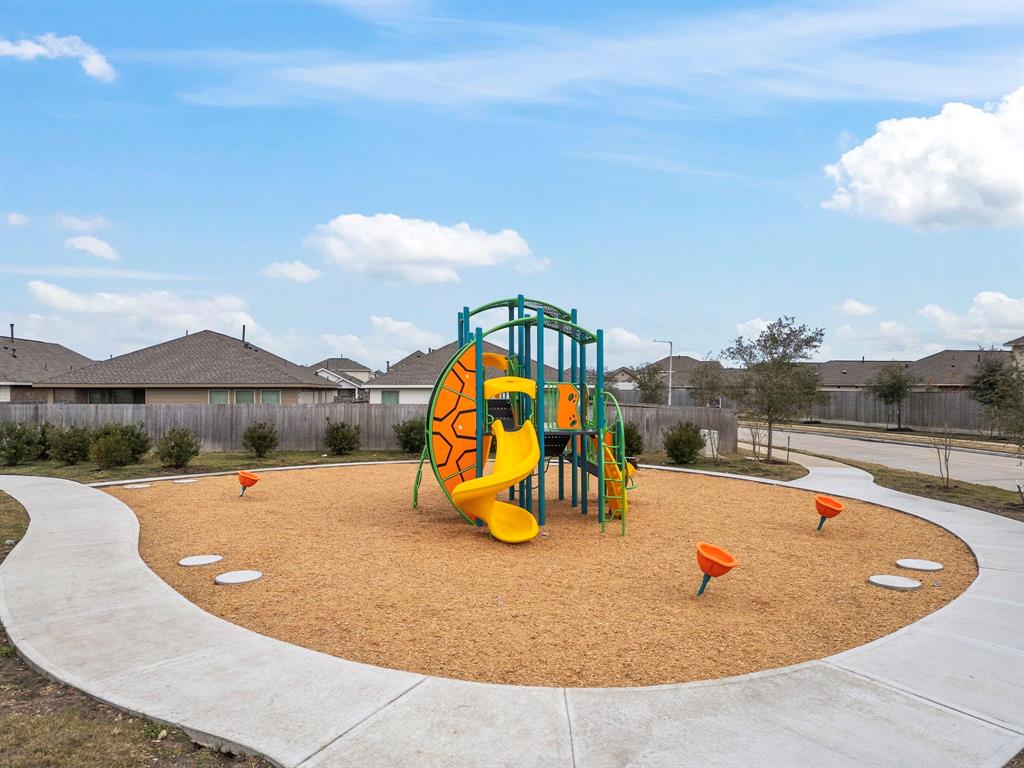 317 Bennett Street, Angleton, Texas image 8