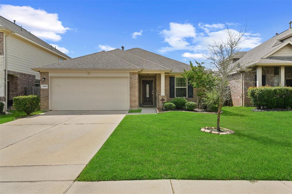12915 Taper Reach Drive, Tomball, Texas image 2