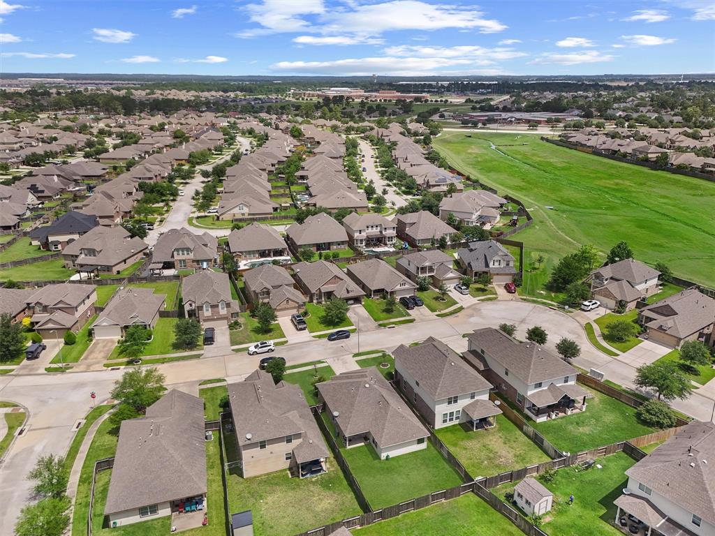 12915 Taper Reach Drive, Tomball, Texas image 31