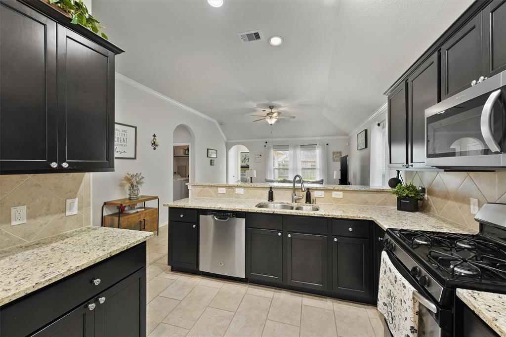 12915 Taper Reach Drive, Tomball, Texas image 12