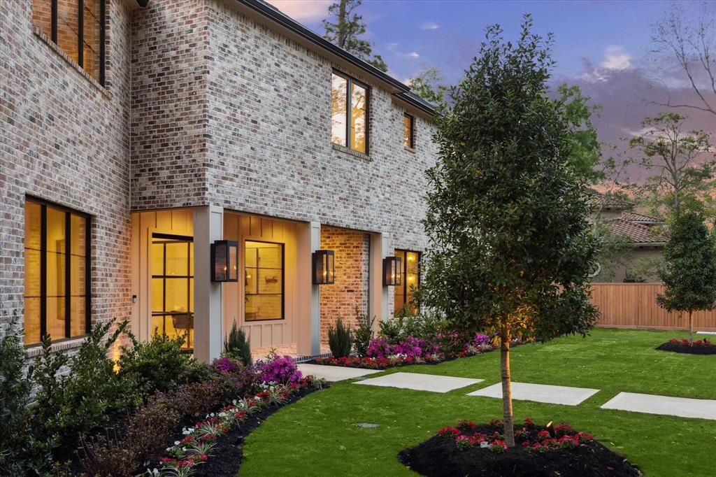 11605 Raina Lane
