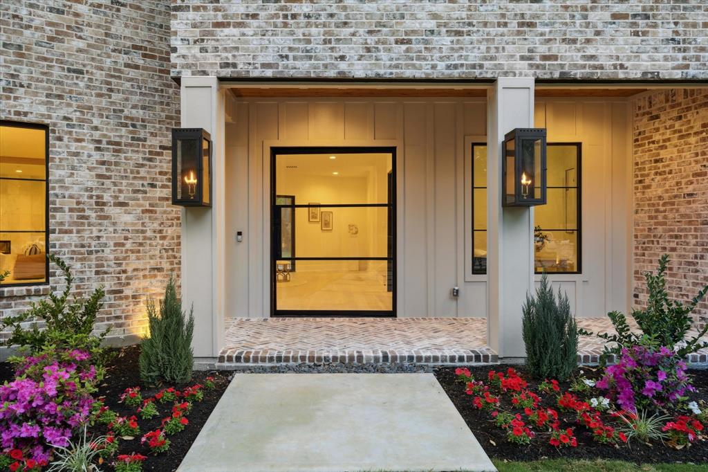 11605 Raina Lane