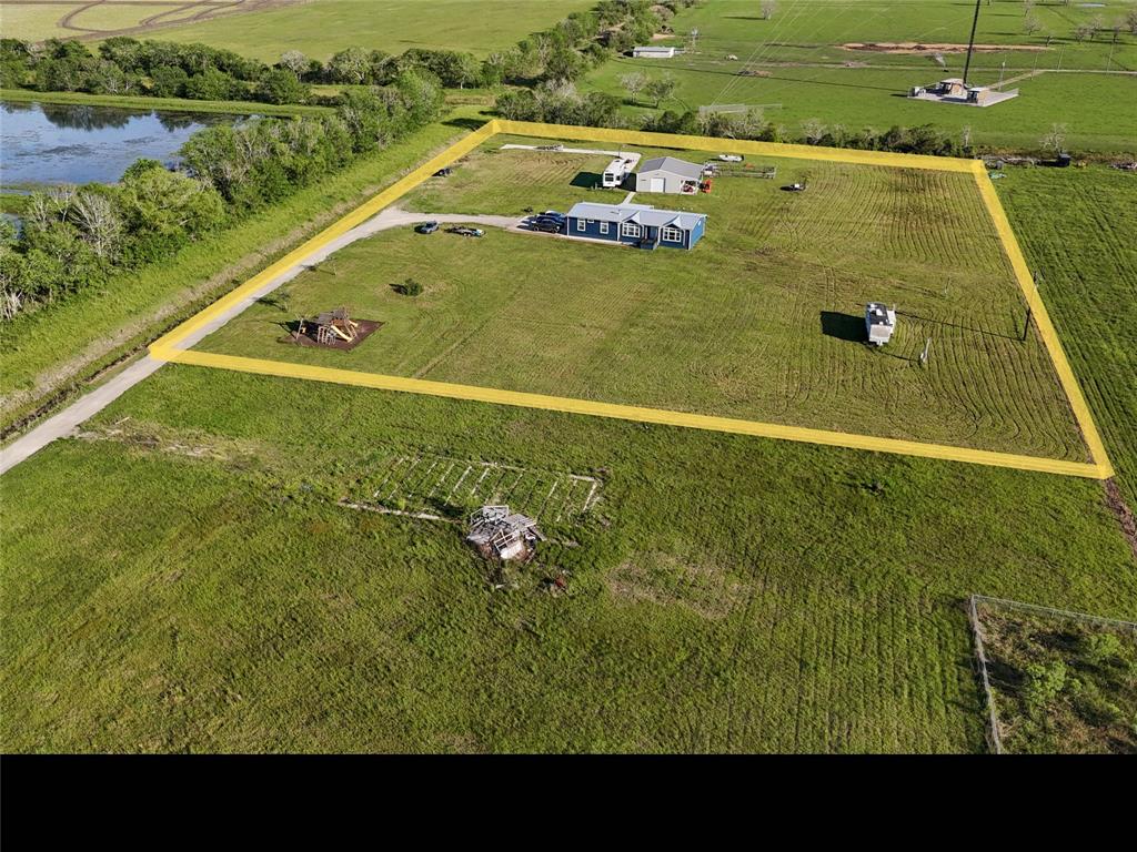 View Danbury, TX 77534 mobile home