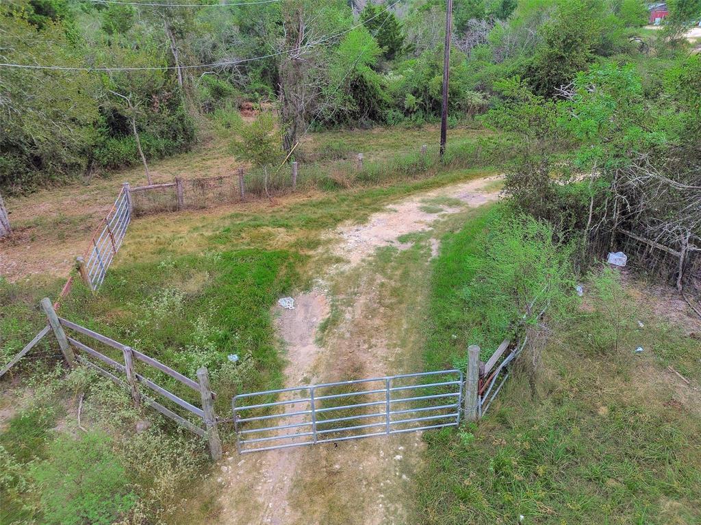 1417 Catbird Lane, Bellville, Texas image 27