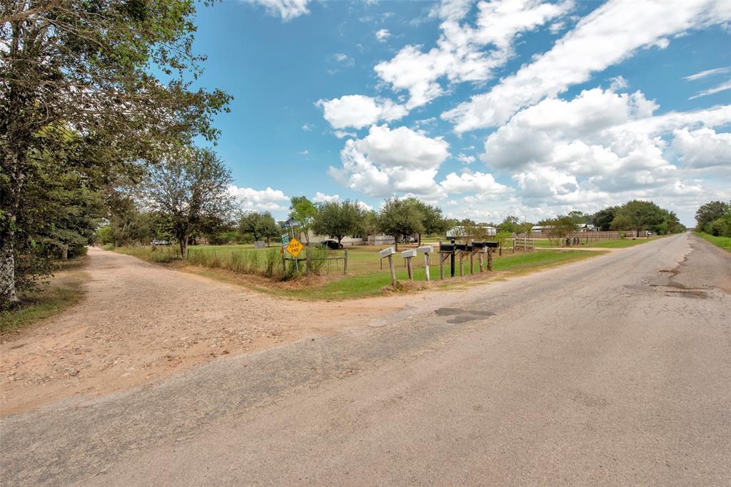 1417 Catbird Lane, Bellville, Texas image 30