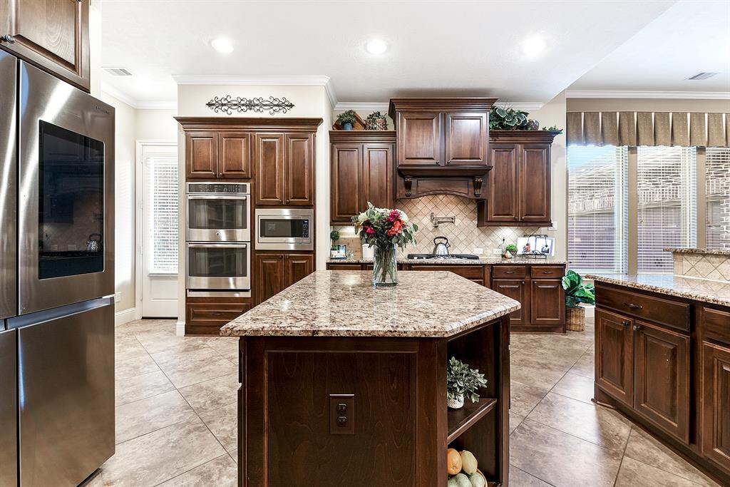 5702 Mustang Ridge Lane, Fulshear, Texas image 19