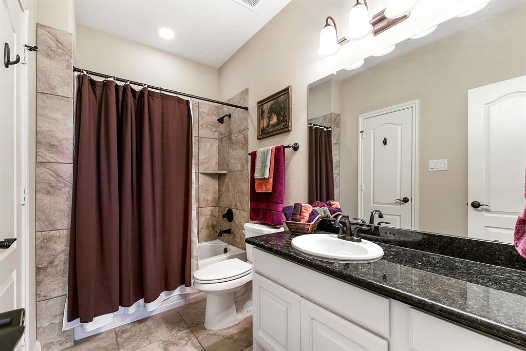 5702 Mustang Ridge Lane, Fulshear, Texas image 32