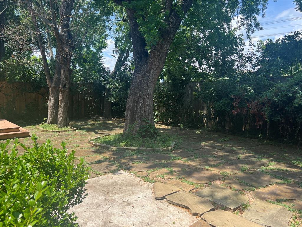6212 Community Drive