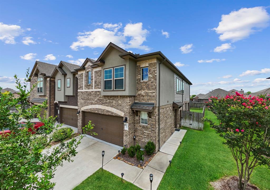 View Pearland, TX 77581 townhome